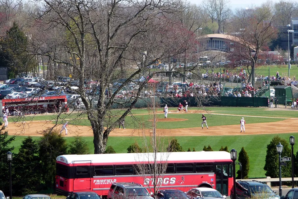 Стадион «Alumni Baseball Diamond»