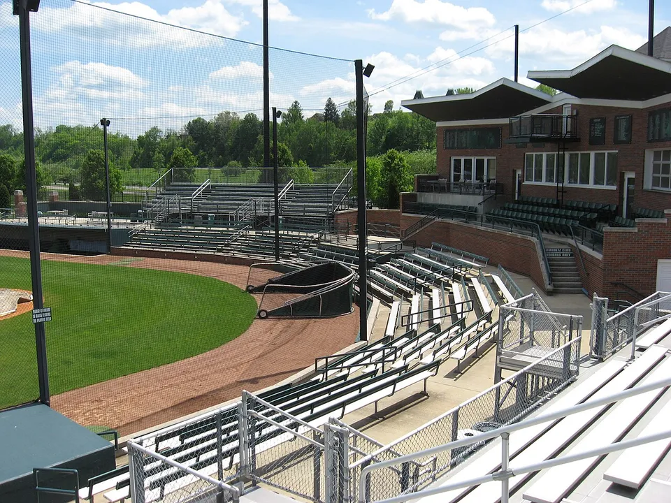 Стадион «Bob Wren Stadium»