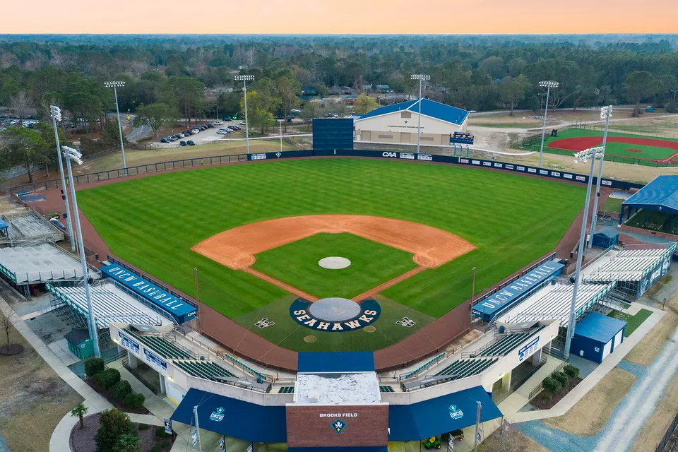 Стадион «Brooks Field»