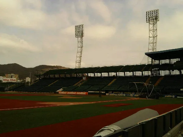 Стадион «Estadio Alfonso "Chico" Carrasquel»