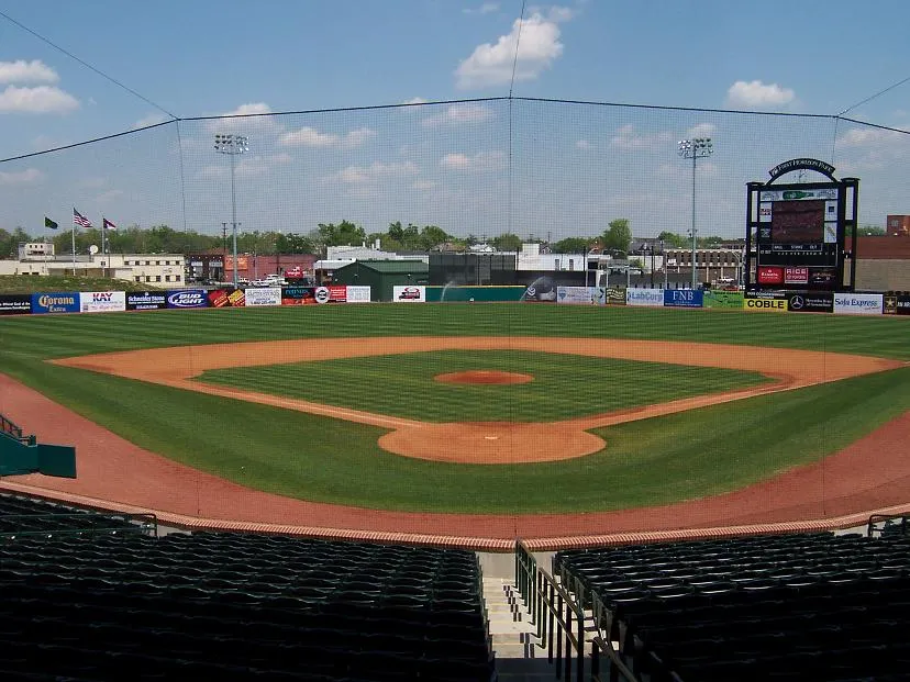 Стадион «First National Bank Field»