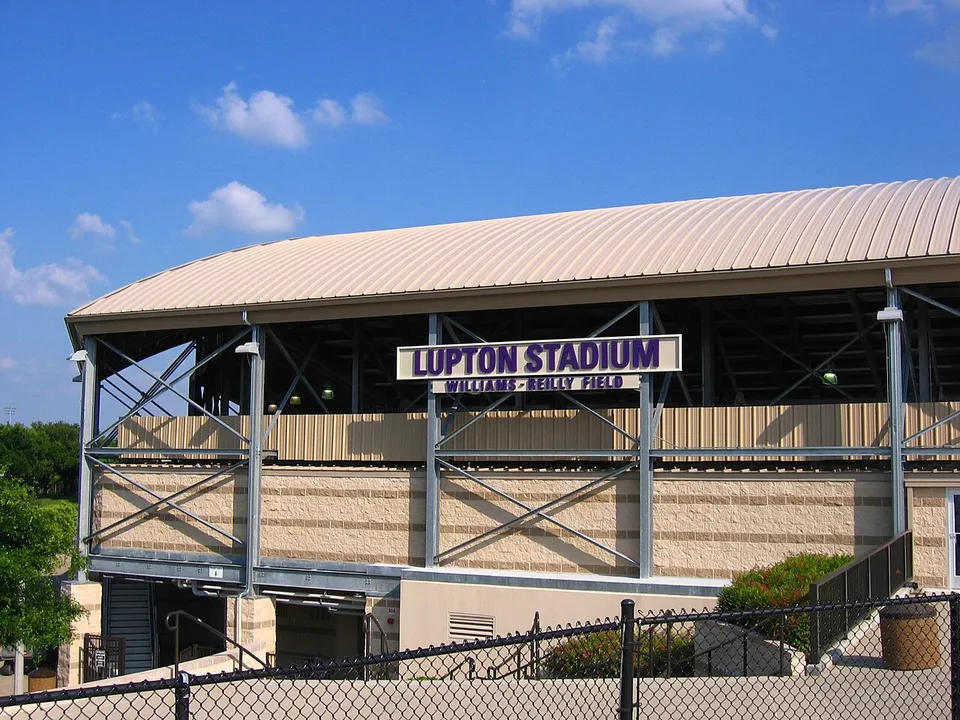Стадион «Lupton Stadium»