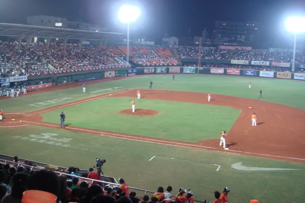 Стадион «Tainan Municipal Baseball Stadium»