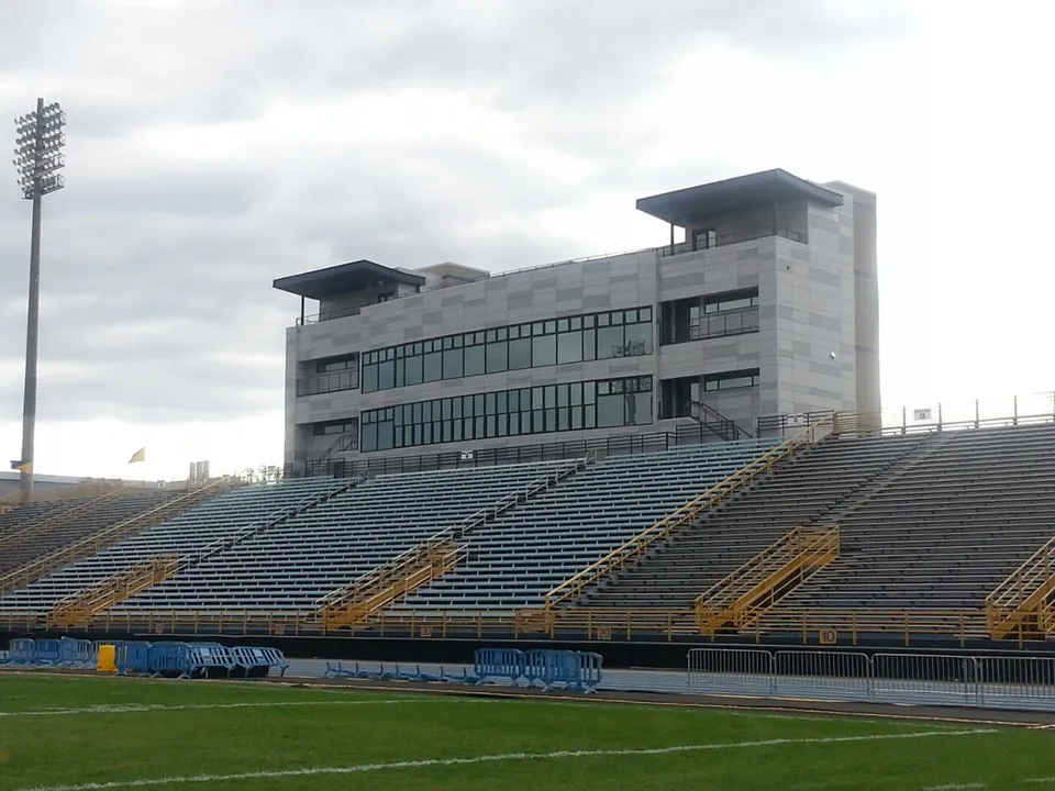 Стадион «World War Memorial Stadium»