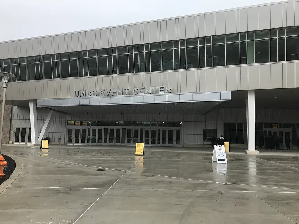 Арена «Chesapeake Employers Insurance Arena»