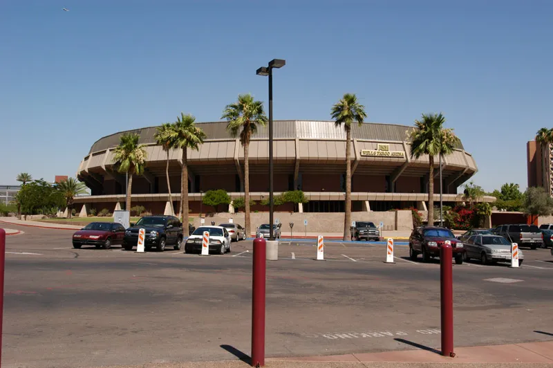 Арена «Desert Financial Arena»