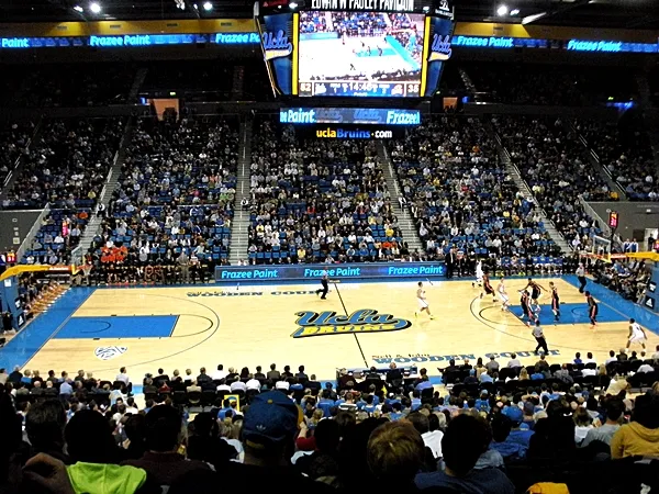 Арена «Pauley Pavilion»