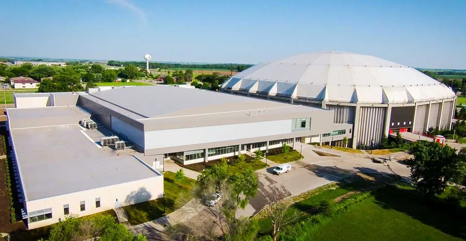 Арена «Sanford Coyote Sports Center»