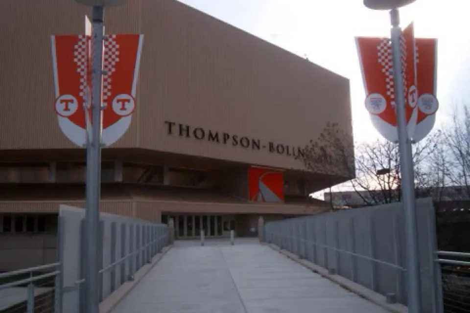 Арена «Thompson-Boling Arena»