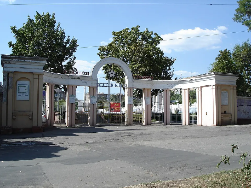 Стадион «Азовец (стадион, Мариуполь)»