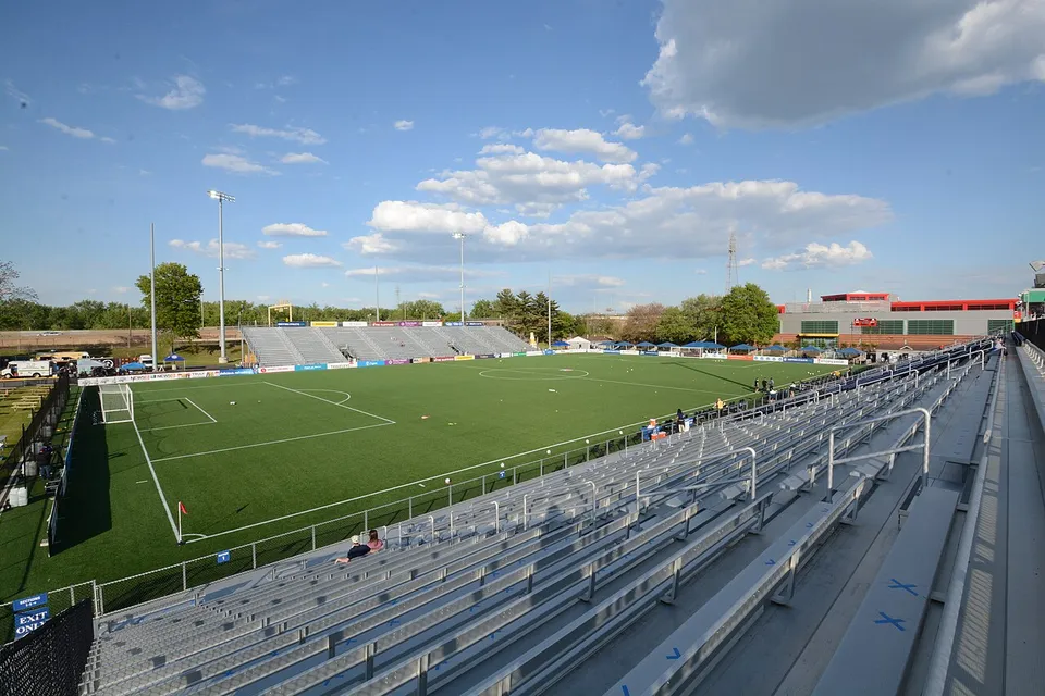 Стадион «Dillon Stadium»