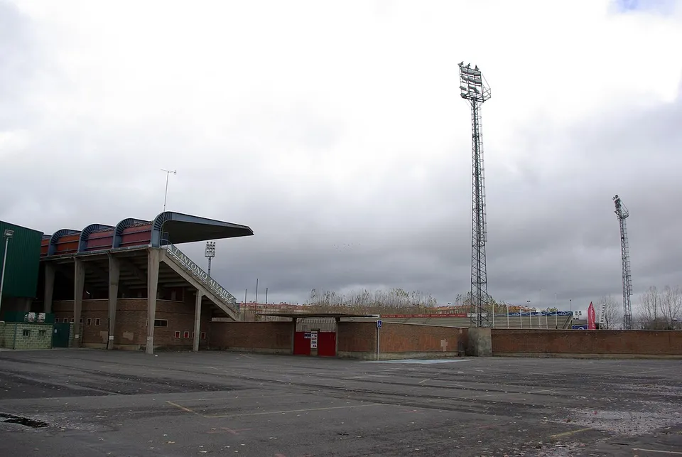 Стадион «Estadio Adolfo Suarez»
