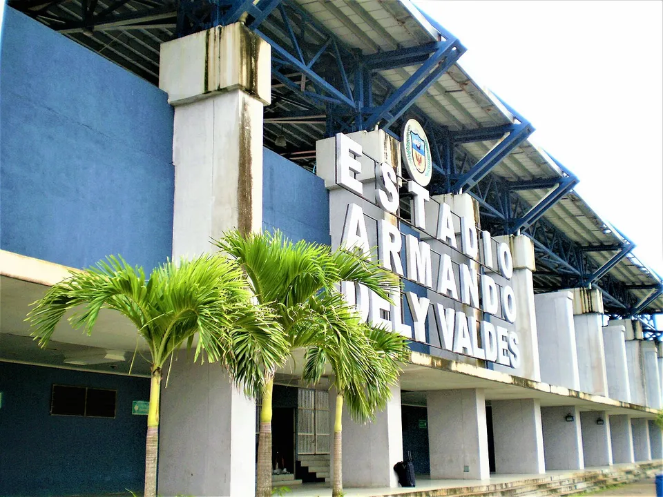 Стадион «Estadio Armando Dely Valdes»