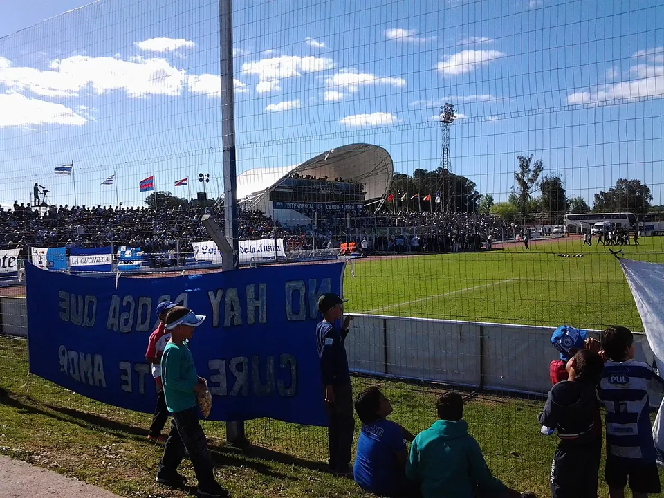 Стадион «Estadio Arquitecto Antonio Eleuterio Ubilla»