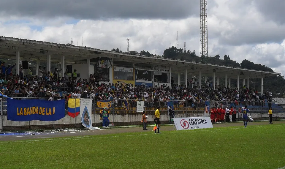 Стадион «Estadio Ciro Lopez»