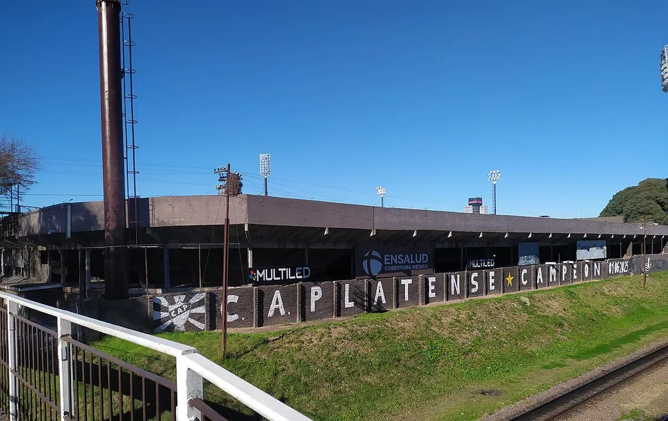 Стадион «Estadio Ciudad de Vicente Lopez»