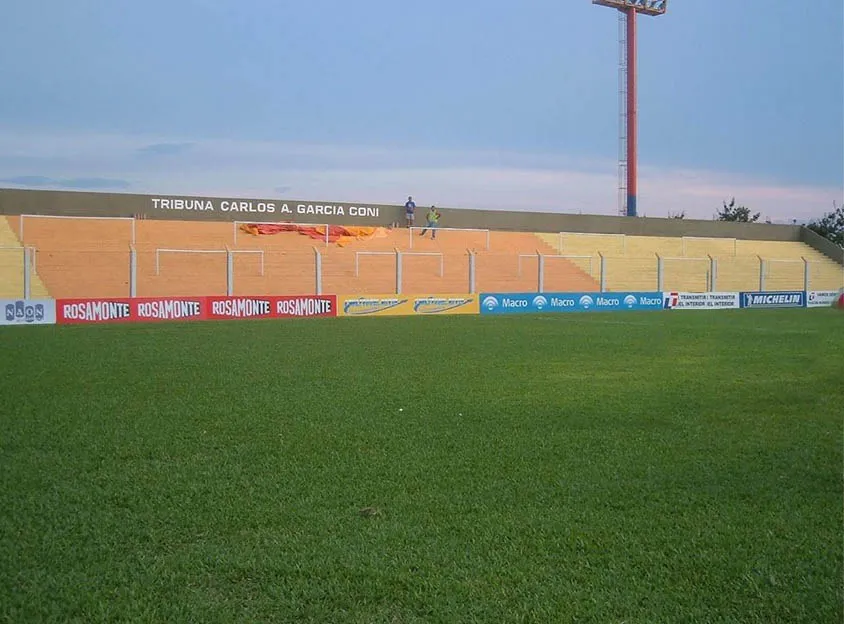 Стадион «Estadio Comandante Andres Guacurari»
