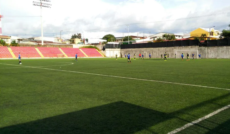 Стадион «Estadio Ernesto Rohrmoser»