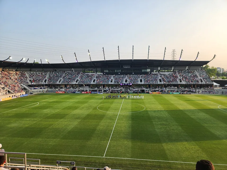 Стадион «Lynn Family Stadium»
