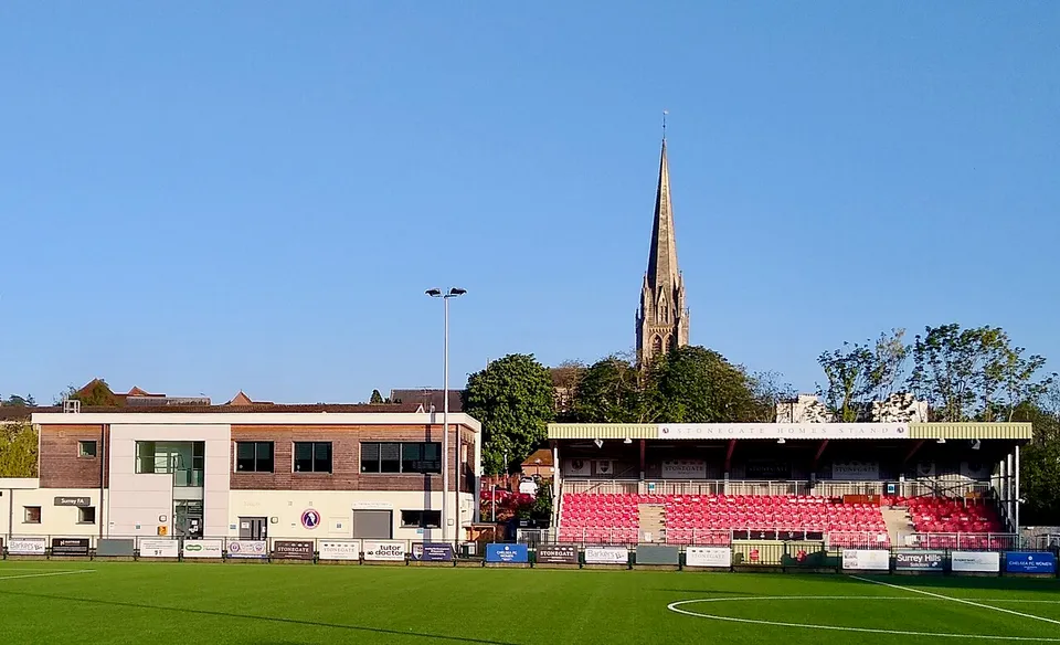 Стадион «Meadowbank Dorking»