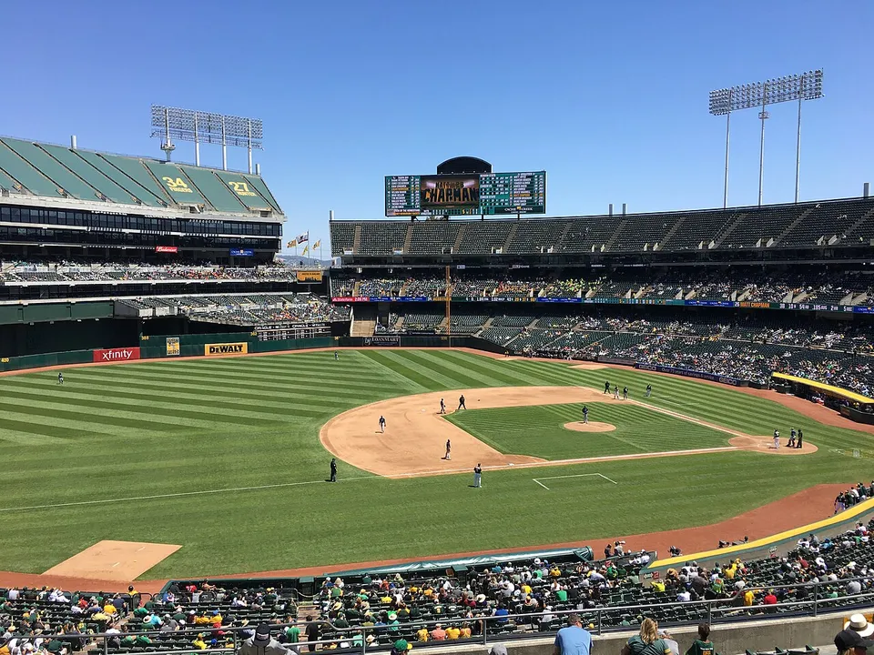 Стадион «Oakland Coliseum»