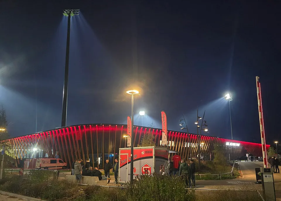 Стадион «SolarUnie Stadion»