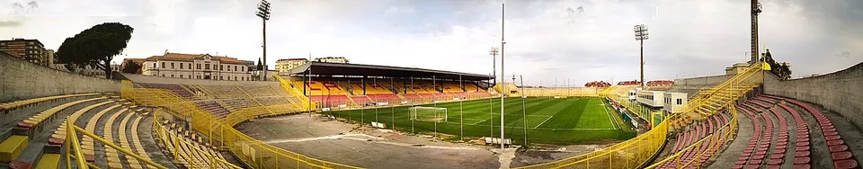 Стадион «Stadio Nicola Ceravolo»