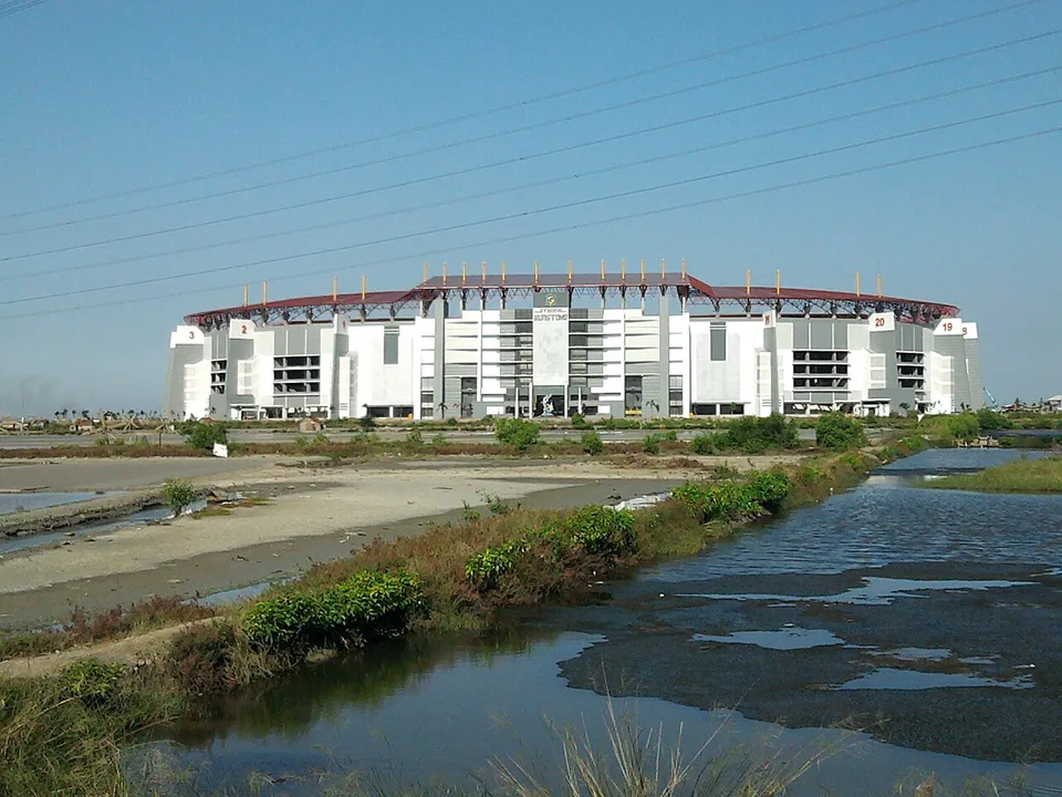 Стадион «Stadion Gelora Bung Tomo»