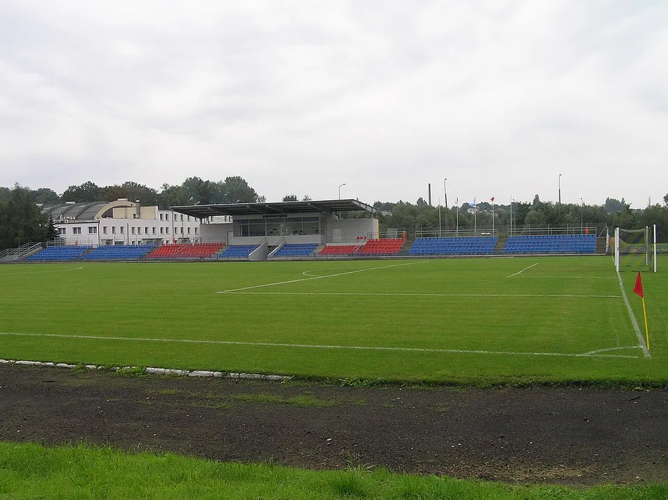 Стадион «Stadion Miejski w Swarzedz»