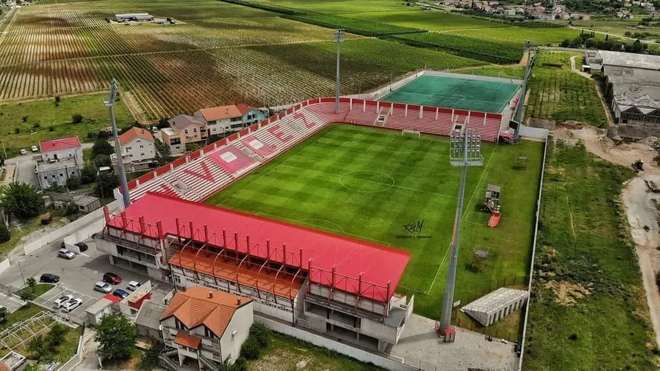 Стадион «Stadion Rodeni»