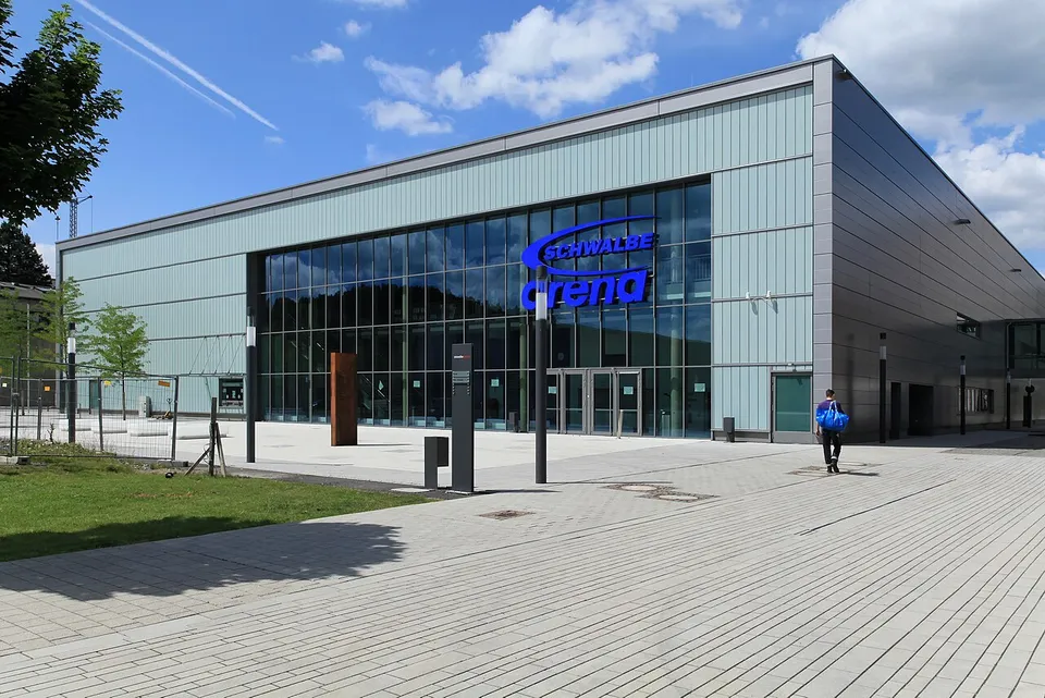 Арена «SCHWALBE arena»