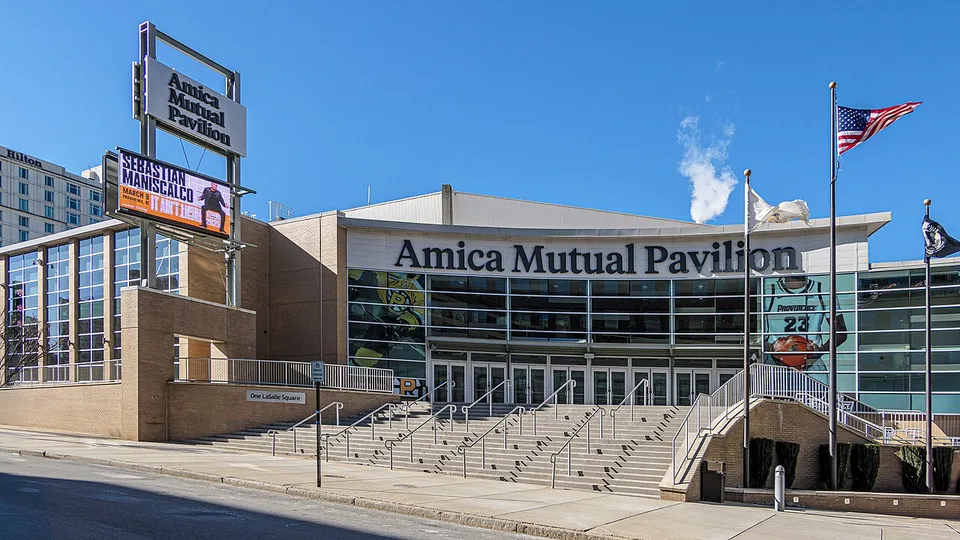 Ледовая арена «Amica Mutual Pavilion»