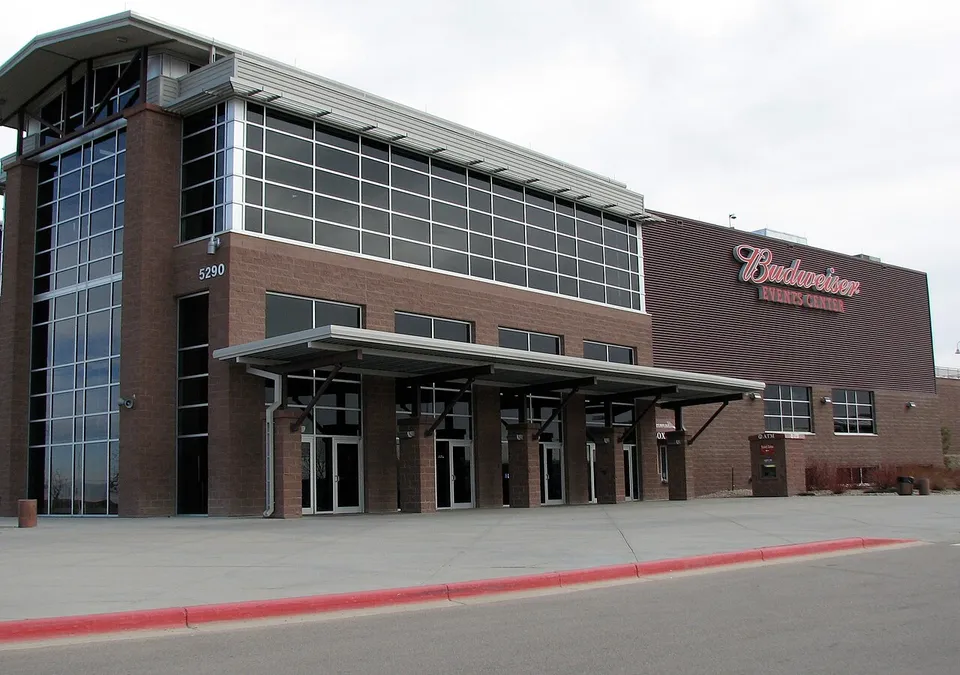 Ледовая арена «Budweiser Events Center»