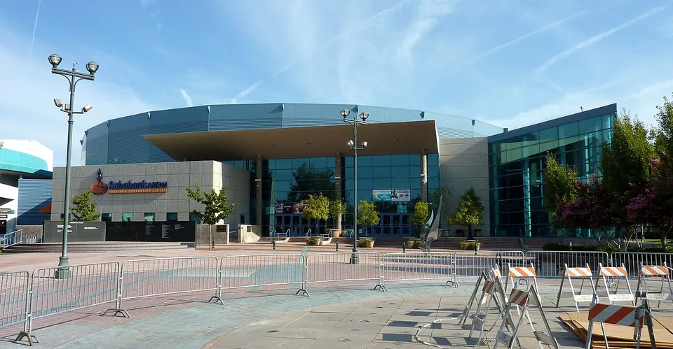Ледовая арена «Dignity Health Arena»
