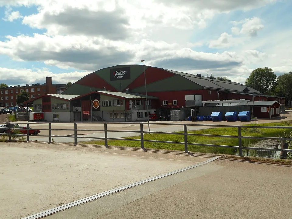 Ледовая арена «Jalas Arena»