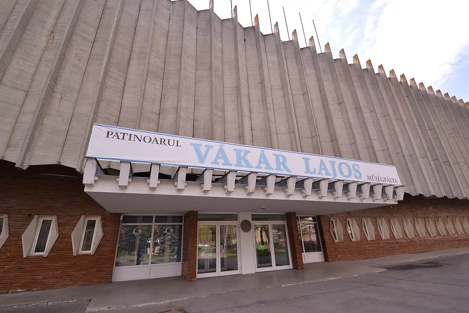 Ледовая арена «Lajos Vakar Ice Hall»