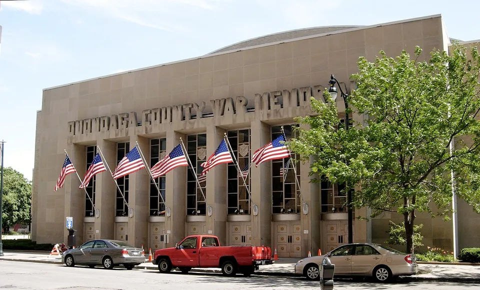 Ледовая арена «Oncenter War Memorial Arena»