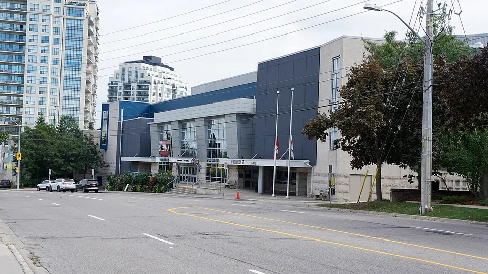 Ледовая арена «Sleeman Centre»