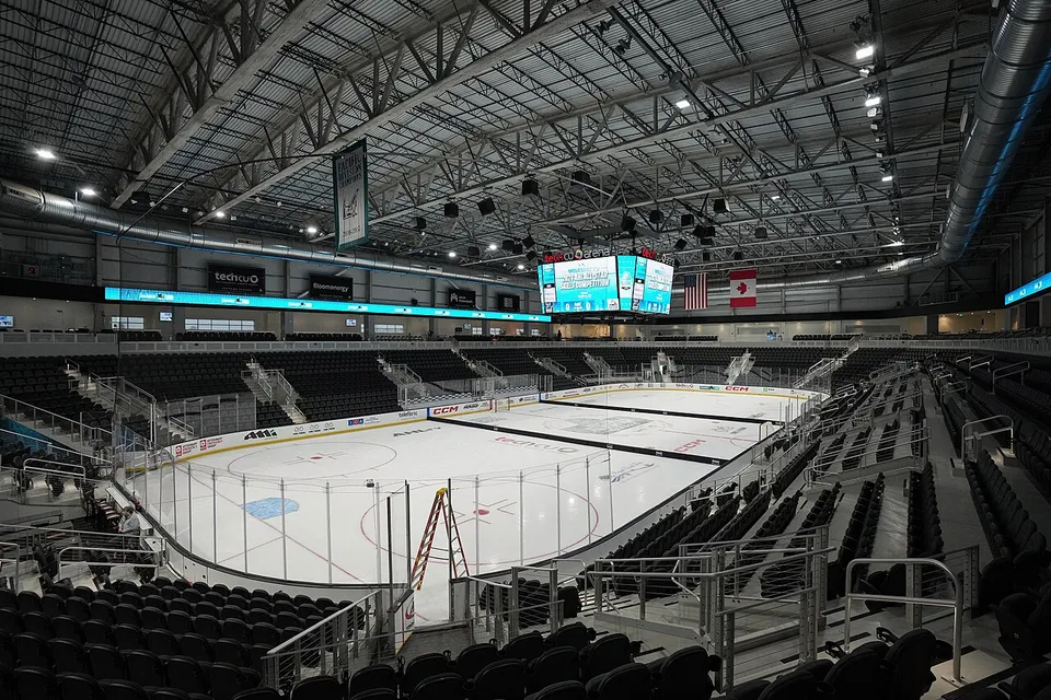 Ледовая арена «Tech CU Arena»