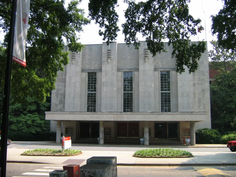 Арена «Reynolds Coliseum»