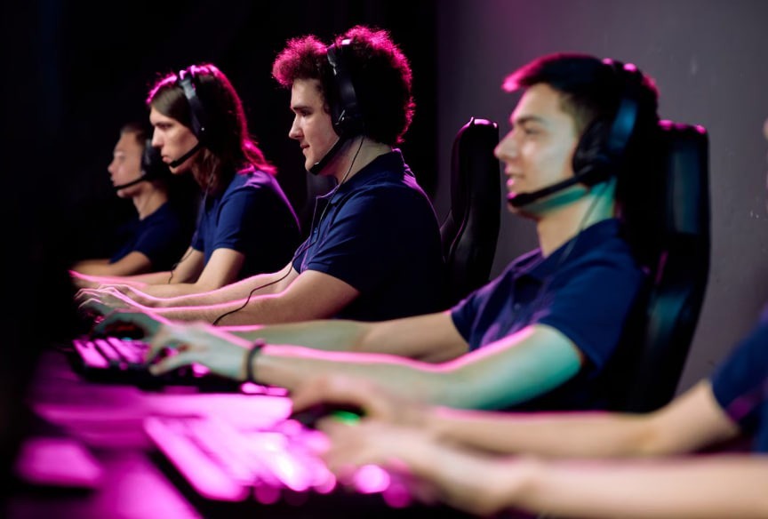 Dota 2 2026: «Где автоперевод с русского?!» — Reddit в ярости от кириллицы в чате